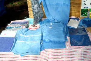 井の頭公園アートマーケッツ［西荻くつした］天然の藍染め