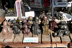 井の頭公園・七井橋通り［おもしろ雑貨店①］猫の音楽隊、クジラの器etc