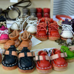 井の頭公園アートマーケッツ［ちゃま］革小物はまるで本物！