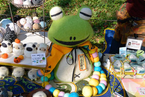 井の頭公園アートマーケッツ［羊毛フェルトあど〜ちん］くすっと笑顔に